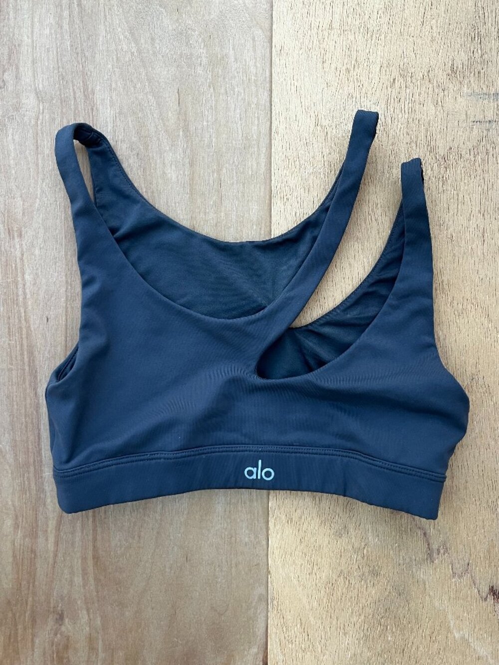 ALO YOGA PEAK ASYMMETRICAL SPORTS BRA Women’s sz XS Charcoal Gray